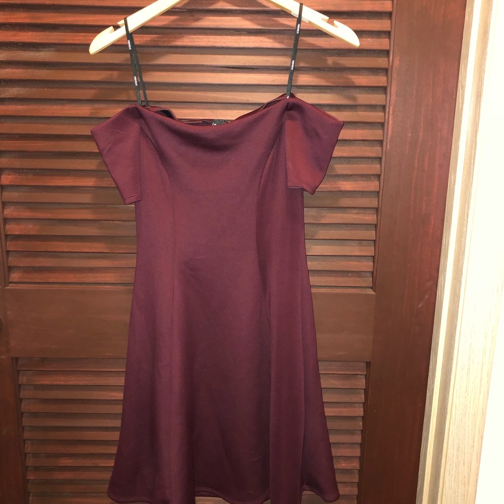 Burgundy Dress off the shoulders